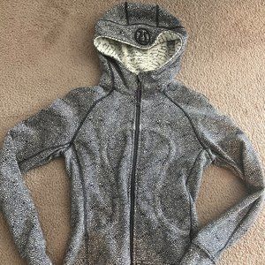 Lululemon Athletica Scuba Hoddie, size 6